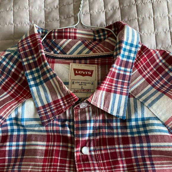 Levi Men’s Snap up Shirt - Picture 2 of 5